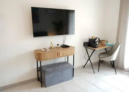 Modern Avec Terrasse Et Parking A 15 Min De Cannes Daire