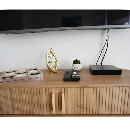 Modern Avec Terrasse Et Parking A 15 Min De Cannes Daire Le Cannet
